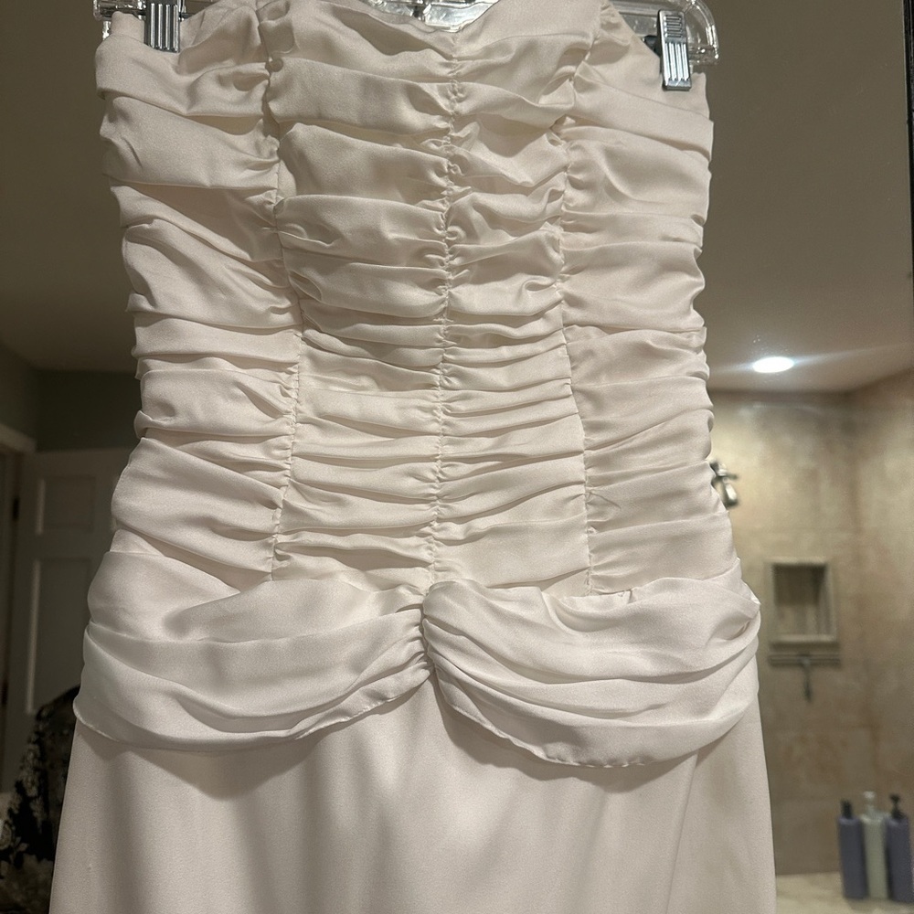 Vintage White Strapless corset wedding Gown pencil skirt with bow details - Picture 3 of 13